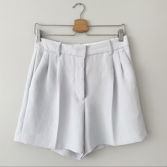 SOLD - aritzia Wilfred Effortless 5” Frozen Grey High Waisted Dress Shorts 8 M - Picture 1 of 9